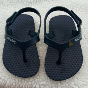 Baby gap flip flops 12-18 months